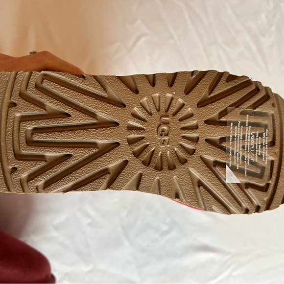 UGG WOMAN’S CLASSIC SHORT II UGG LOGO REDWOOD SIZE 6 BOOTS 1129450 AUTHENTIC NEW - Picture 9 of 11